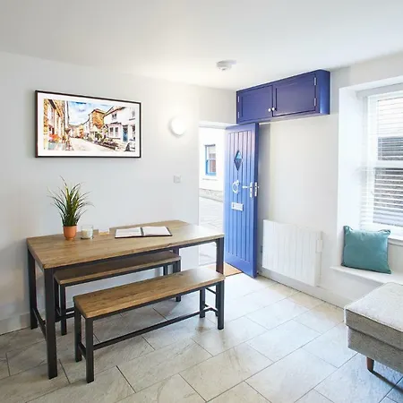 Host & - Harbour Staithes