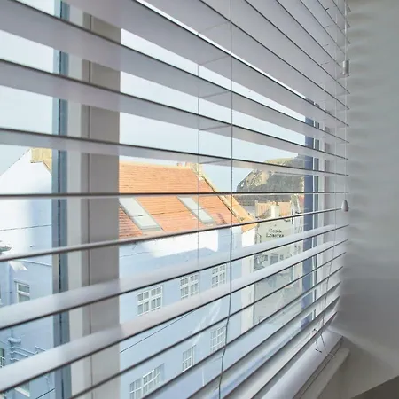 Host & - Harbour * Staithes