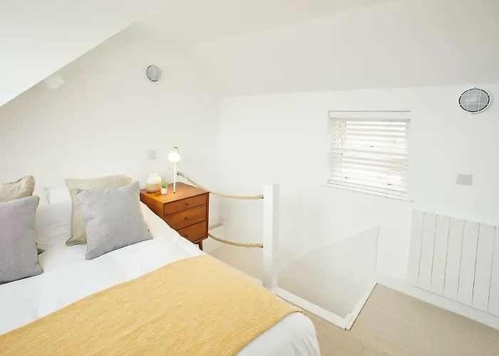 Host & - Harbour Holiday home *